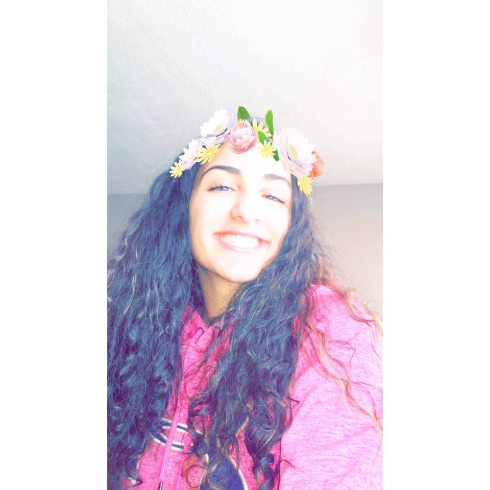Meet your Posher, Yesenia